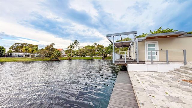 6610 E Miami Lakes Dr, Miami Lakes, FL 33014