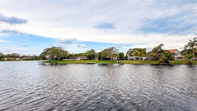 6610 E Miami Lakes Dr, Miami Lakes, FL 33014