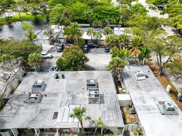 6610 E Miami Lakes Dr, Miami Lakes, FL 33014