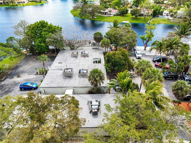 6610 E Miami Lakes Dr, Miami Lakes, FL 33014