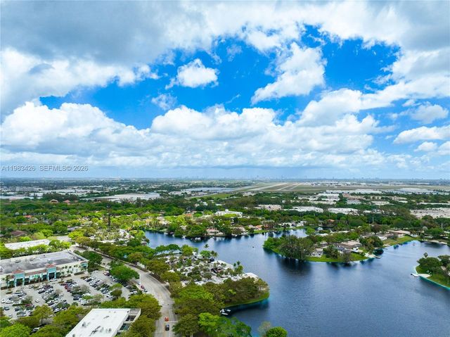 6610 E Miami Lakes Dr, Miami Lakes, FL 33014