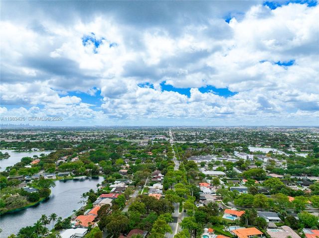 6610 E Miami Lakes Dr, Miami Lakes, FL 33014