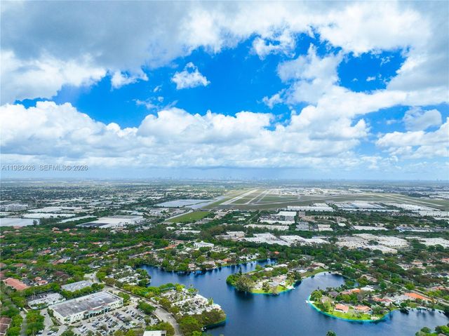 6610 E Miami Lakes Dr, Miami Lakes, FL 33014