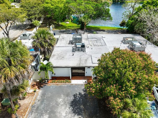 6610 E Miami Lakes Dr, Miami Lakes, FL 33014