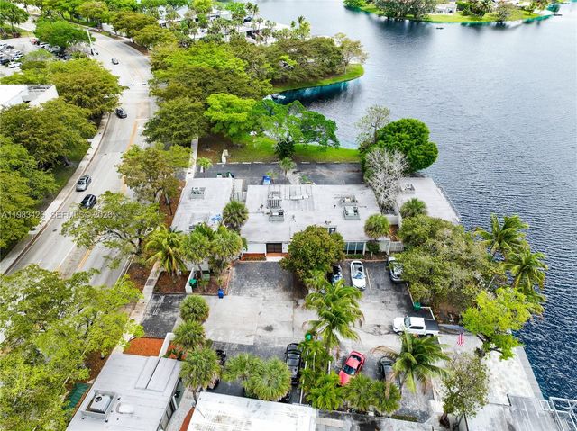 6610 E Miami Lakes Dr, Miami Lakes, FL 33014