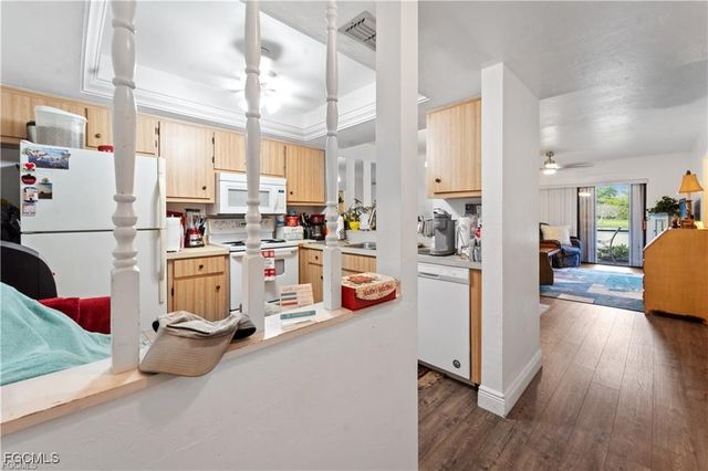 8685 Charter Club CIR 3, Fort Myers, FL 33919