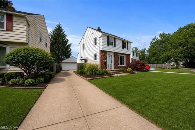 7906 Kenton Avenue, Parma, OH 44129