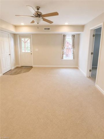 215 Clubmoss Way, Clemmons, NC 27012