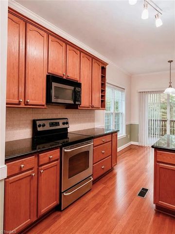 215 Clubmoss Way, Clemmons, NC 27012