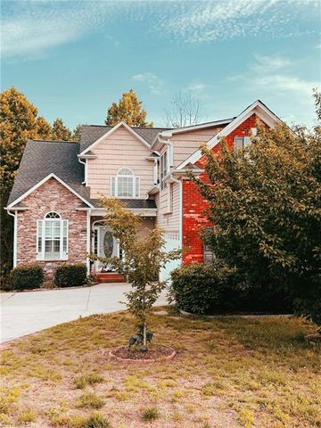215 Clubmoss Way, Clemmons, NC 27012