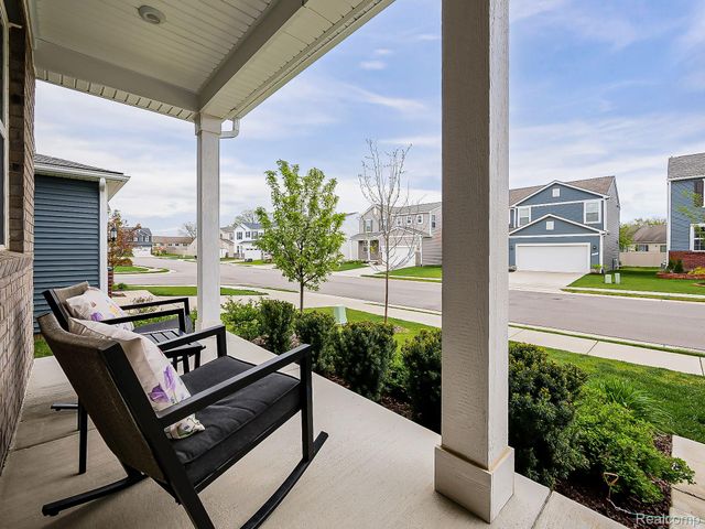 6040 FIELDSTONE Circle, South Lyon, MI 48178