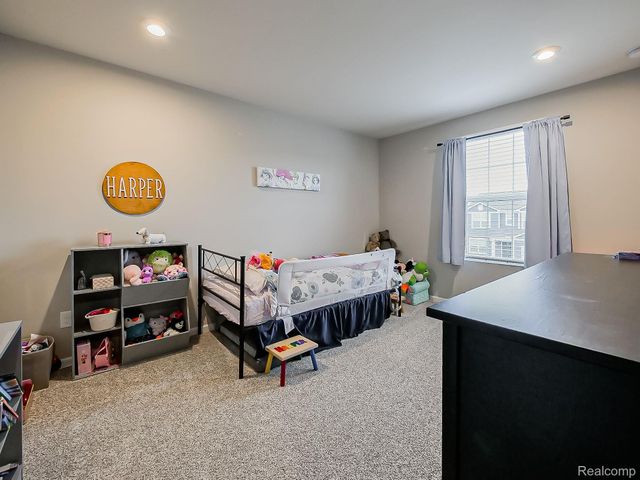 6040 FIELDSTONE Circle, South Lyon, MI 48178