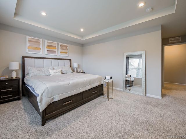 6040 FIELDSTONE Circle, South Lyon, MI 48178