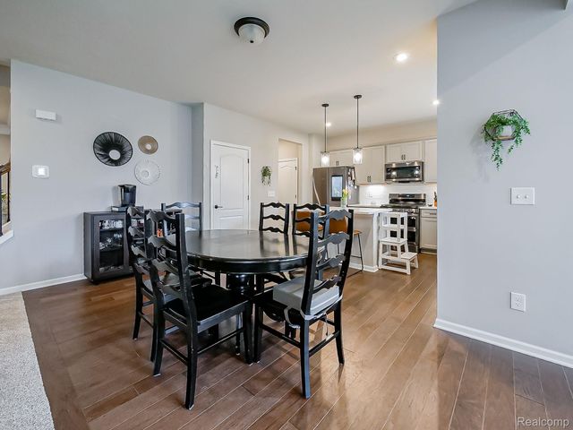 6040 FIELDSTONE Circle, South Lyon, MI 48178