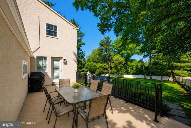 6113 W MILL RD, Flourtown, PA 19031