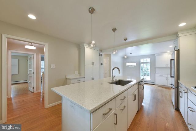 6113 W MILL RD, Flourtown, PA 19031