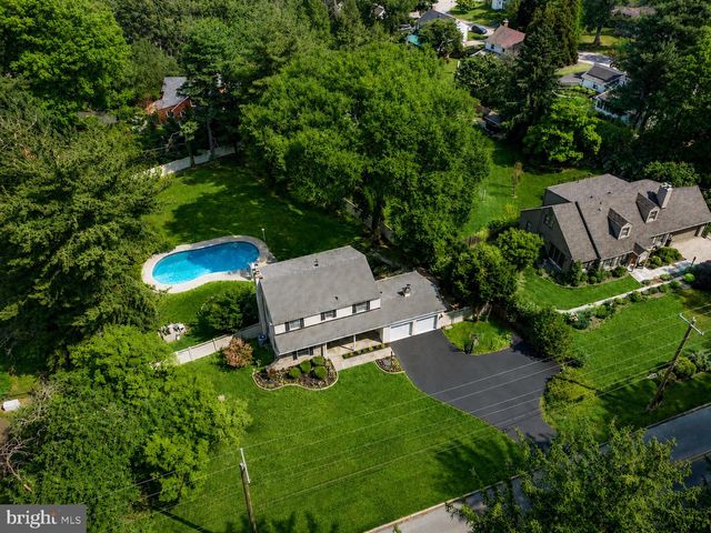 6113 W MILL RD, Flourtown, PA 19031
