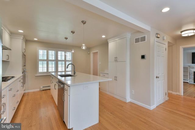6113 W MILL RD, Flourtown, PA 19031