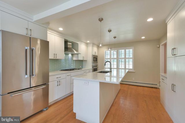 6113 W MILL RD, Flourtown, PA 19031