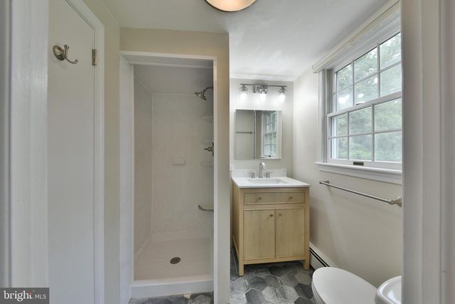 6113 W MILL RD, Flourtown, PA 19031