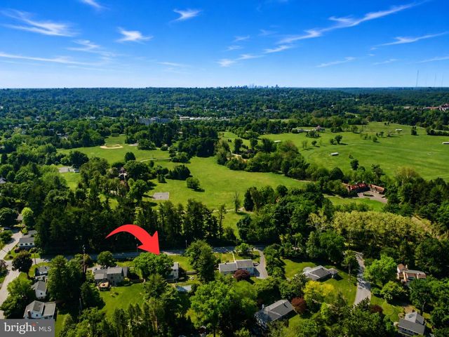 6113 W MILL RD, Flourtown, PA 19031