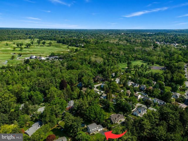 6113 W MILL RD, Flourtown, PA 19031