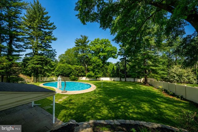 6113 W MILL RD, Flourtown, PA 19031