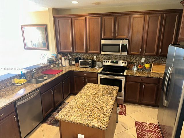 13986 SW 276th Way, Homestead, FL 33032