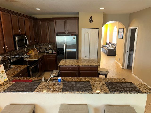 13986 SW 276th Way, Homestead, FL 33032