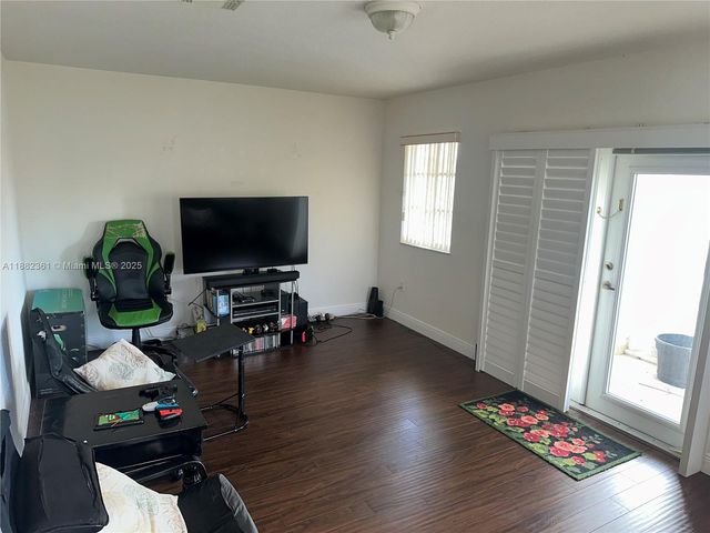 13986 SW 276th Way, Homestead, FL 33032