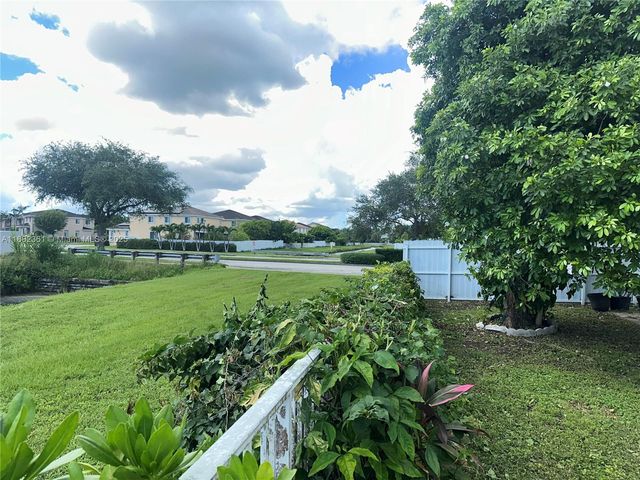 13986 SW 276th Way, Homestead, FL 33032