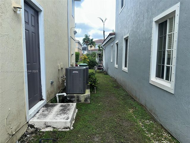 13986 SW 276th Way, Homestead, FL 33032