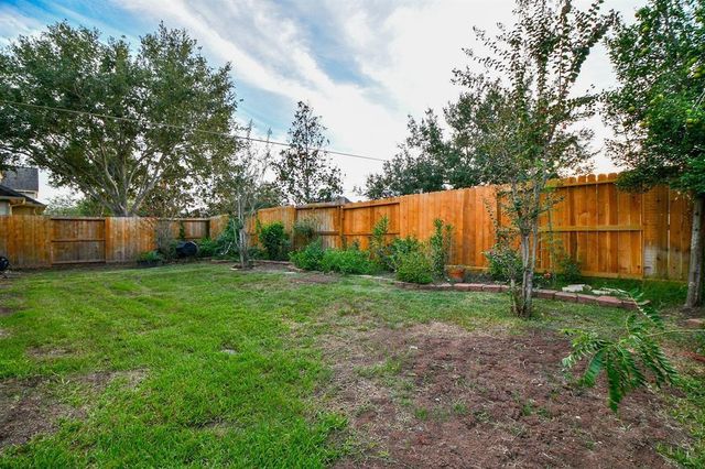 2114 Ascot Ln, Sugar Land, TX 77479