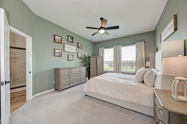 210 Mangold DR, Hutto, TX 78634