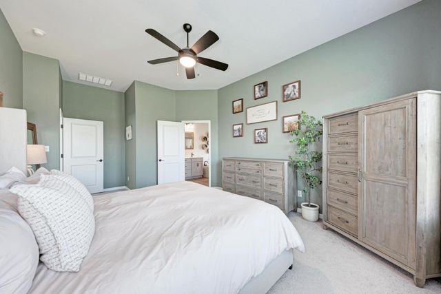 210 Mangold DR, Hutto, TX 78634