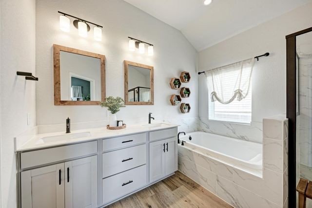 210 Mangold DR, Hutto, TX 78634