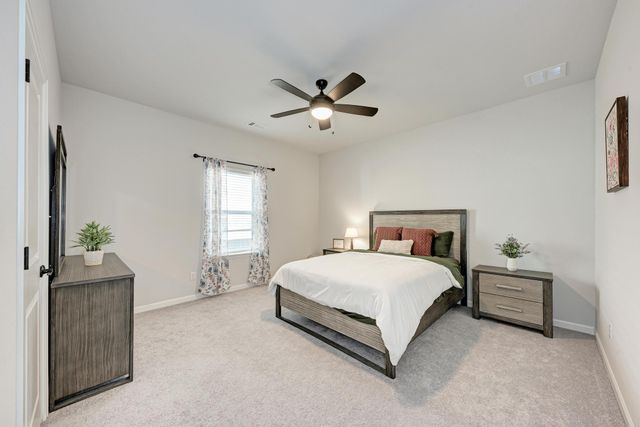 210 Mangold DR, Hutto, TX 78634