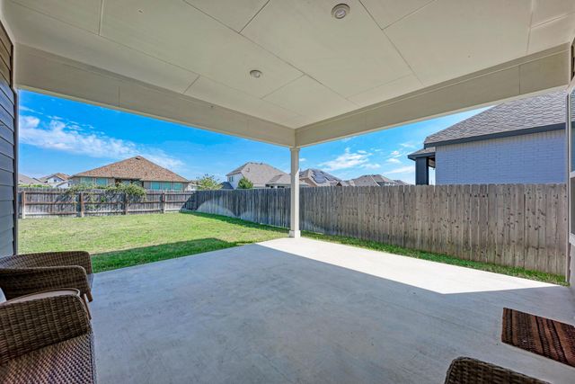 210 Mangold DR, Hutto, TX 78634