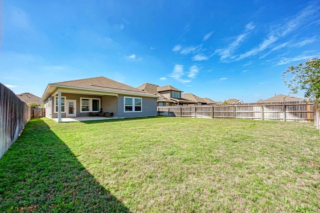 210 Mangold DR, Hutto, TX 78634
