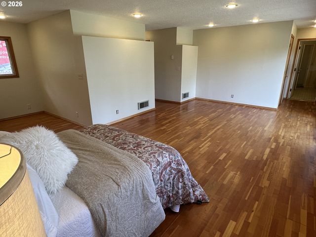 20431 Sw EDY Rd, Sherwood, OR 97140