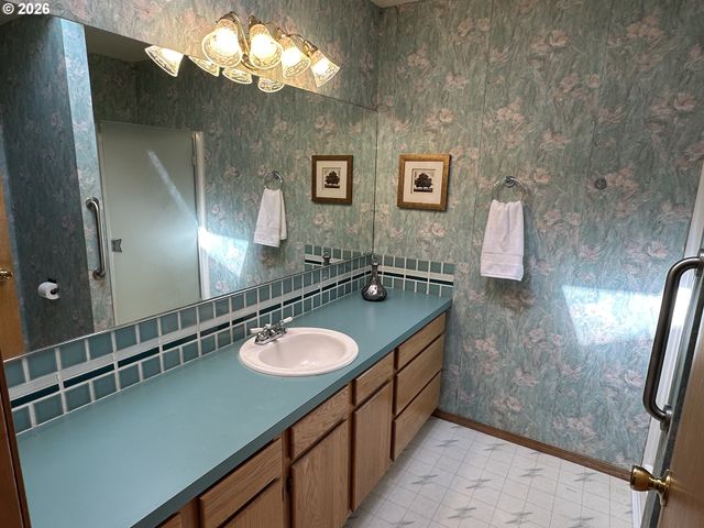 20431 Sw EDY Rd, Sherwood, OR 97140