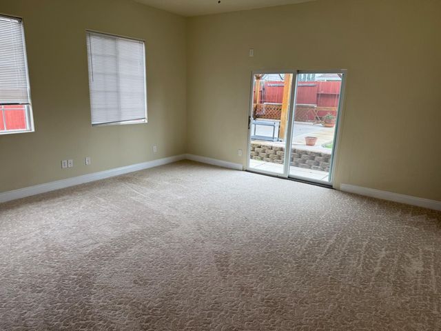 881 Douglas St, West Sacramento, CA 95605