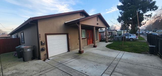 881 Douglas St, West Sacramento, CA 95605