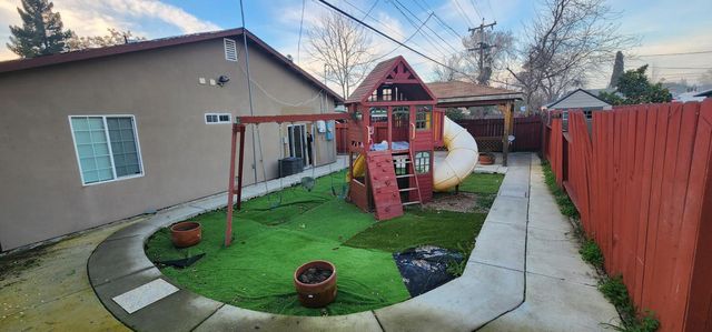 881 Douglas St, West Sacramento, CA 95605