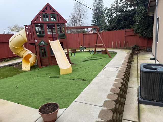 881 Douglas St, West Sacramento, CA 95605