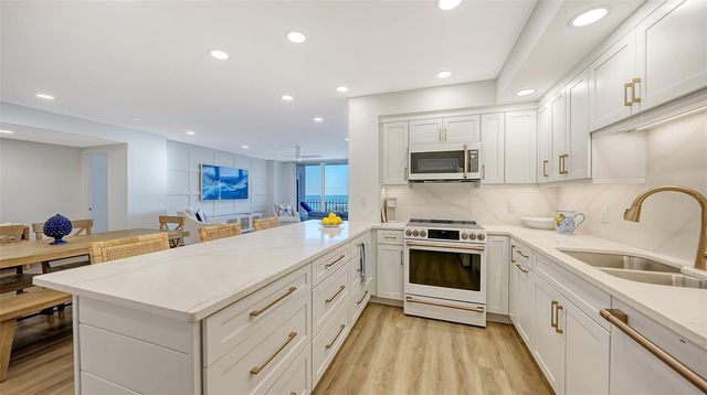 1212 BENJAMIN FRANKLIN DRIVE 604, Sarasota, FL 34236
