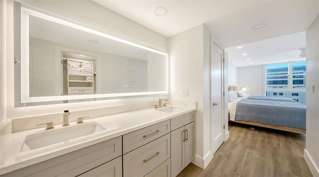 1212 BENJAMIN FRANKLIN DRIVE 604, Sarasota, FL 34236