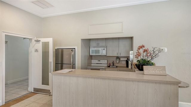 1212 BENJAMIN FRANKLIN DRIVE 604, Sarasota, FL 34236