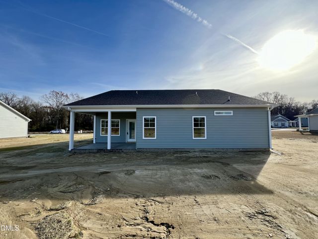 303 Creeks Edge Drive, Pikeville, NC 27863