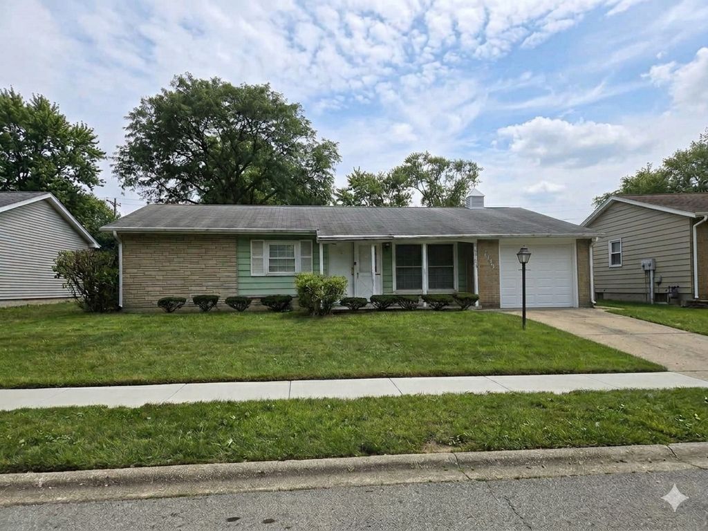 2719 Knollwood Place, Hazel Crest, IL 60429